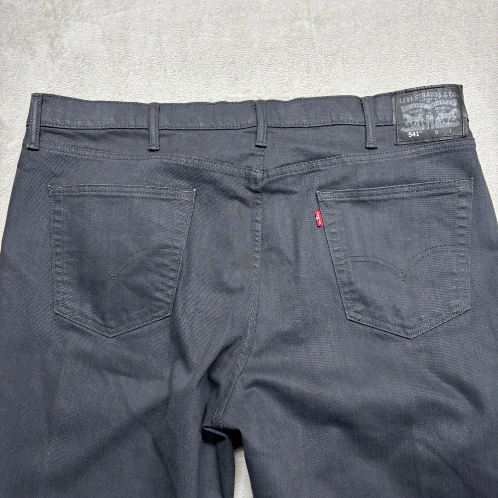 Levis 541 Athletic Taper Stretch Denim Jeans 42x31 Stealth Gray
